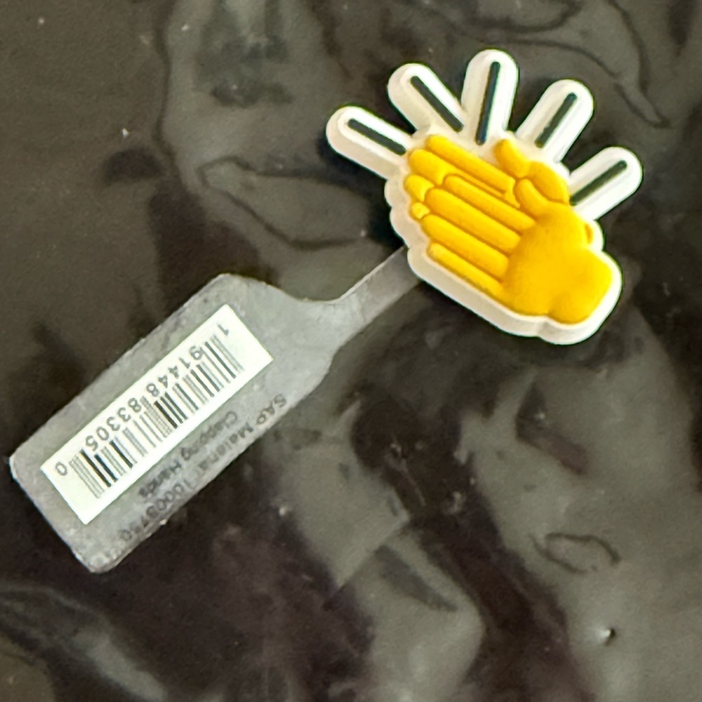 Crocs Jibbitz Yellow Hand Clap Croc Charm